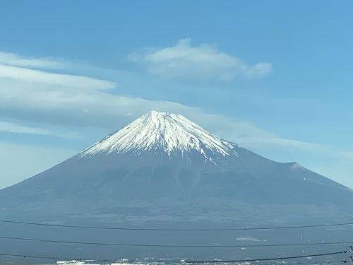 「30年の経験が紡ぐ、性能とデザインの最適解。家族の笑顔を守る『基礎』からの物語。」