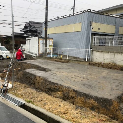 3月23日(木)　 岸和田市小松里町　モデルハウス　基礎着工
