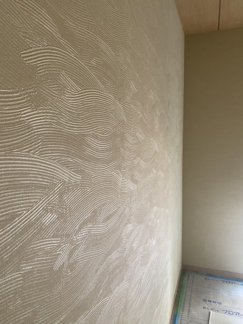 平屋のクロス工事完了間近！